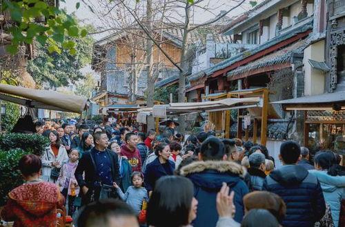 成都网红城市的人群,潮流聚集地，魅力生活画卷
